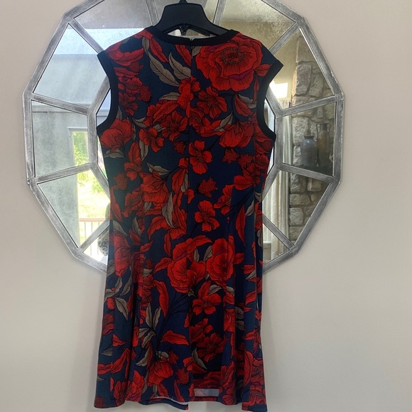 London Times Red and Black Floral Mini Dress - Picture 3 of 5
